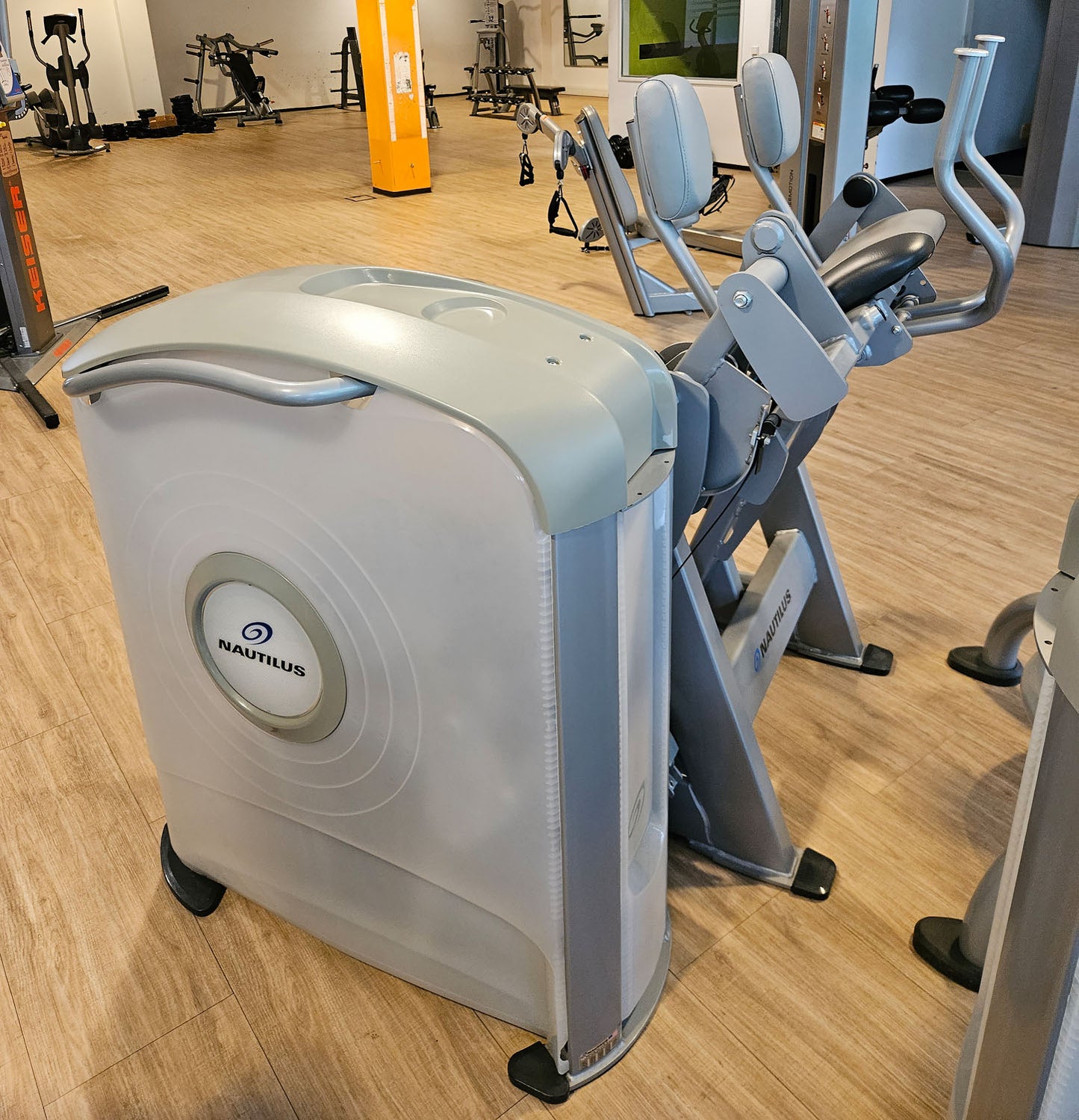 Nautilus ONE Abdominal Crunch, Bauchmaschine Klappmesser Abs, Model S6AB, Rahmenfarbe Silber, gebraucht - überholter Zustand
