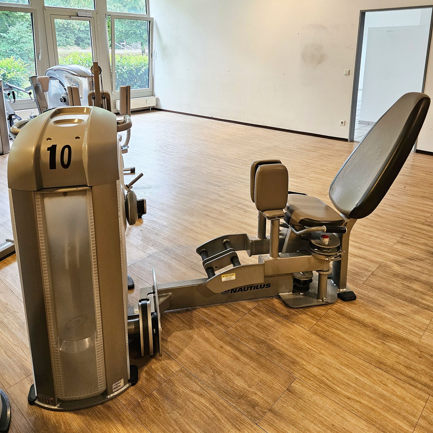 Nautilus ONE Hip Abduction-Adduction, Abduktoren und Adduktoren 2 in 1 Kombimaschine, Model S6AA, Rahmenfarbe Silber, gebraucht - überholter Zustand