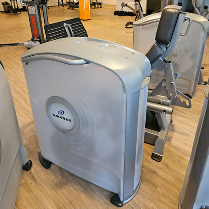 Nautilus ONE Leg Press, Beinpresse sitzend, Model S6LP, Rahmenfarbe Silber, gebraucht - überholter Zustand