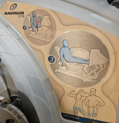 Nautilus ONE Leg Press, Beinpresse sitzend, Model S6LP, Rahmenfarbe Silber, gebraucht - überholter Zustand
