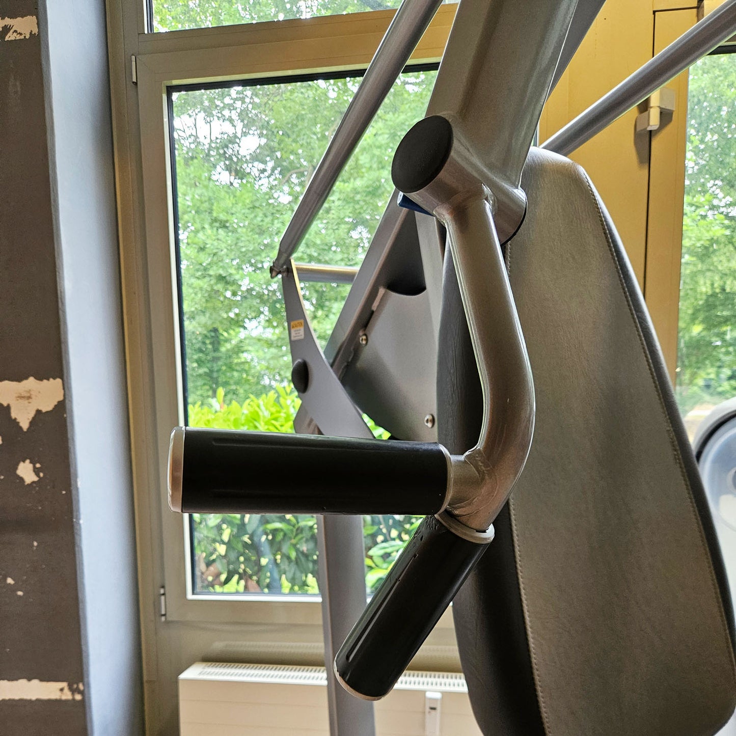 Nautilus ONE Chest Press, Brustpresse, Bankdrückmaschine, Bench Press Machine, Model S6CP, Rahmenfarbe Silber, gebraucht - überholter Zustand