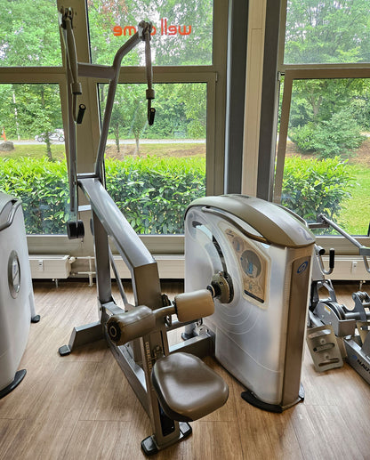 Nautilus ONE Lat Pulldown, Latzug von Oben, Model S6LATP, drehbare Griffe, Rahmenfarbe Silber, gebraucht - überholter Zustand