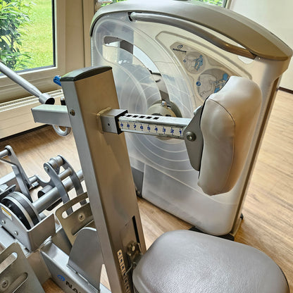 Nautilus ONE Row, Rudermaschine mit Bruststütze, Lat-Rudern, Model S6MR, drehbare Griffe, Rahmenfarbe Silber, gebraucht - überholter Zustand