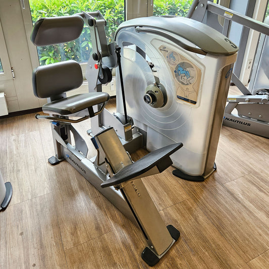 Nautilus ONE Low Back, Lower Back Machine, Rückenstreckermaschine, Hyperextension, Model S6LB, Rahmenfarbe Silber, gebraucht - überholter Zustand