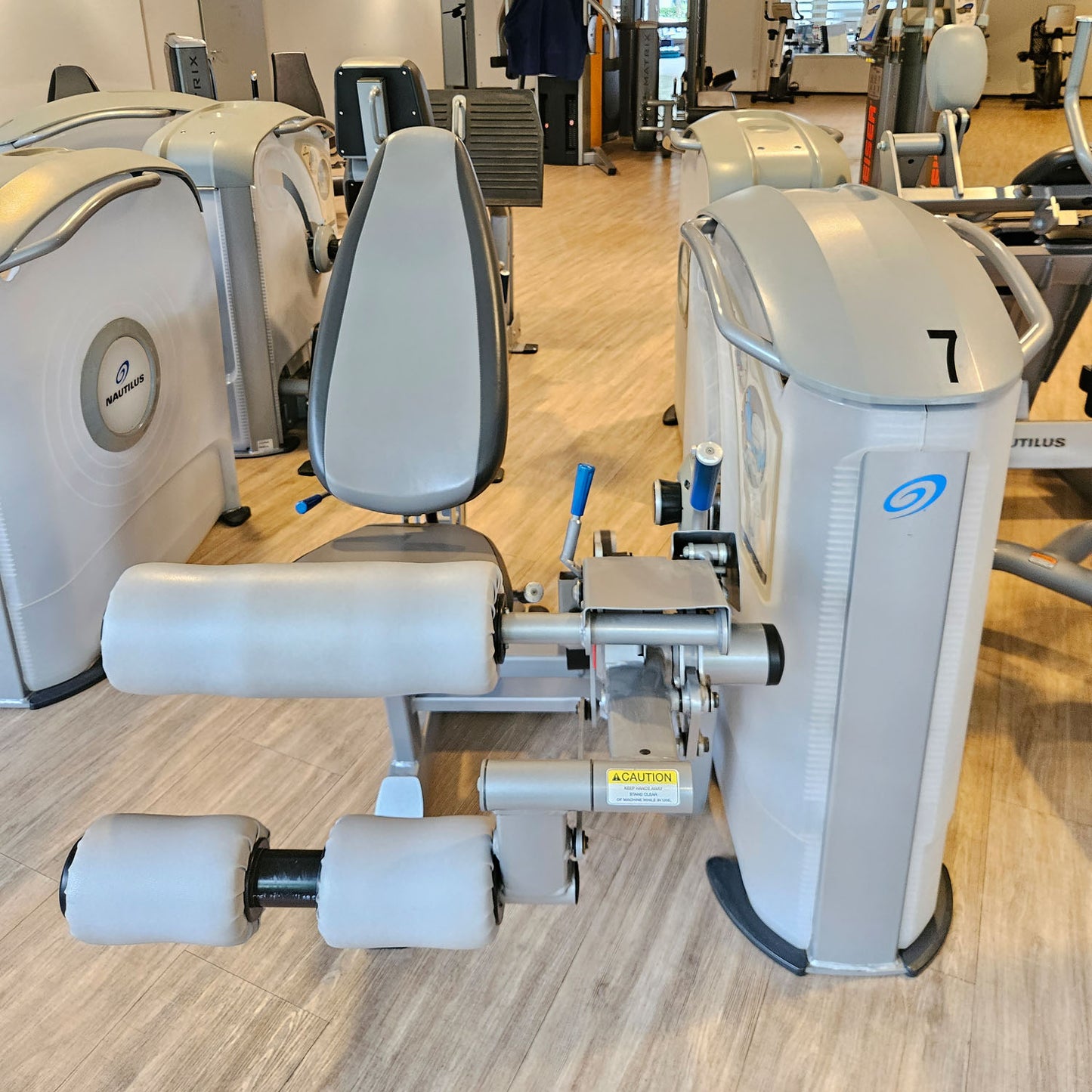 Nautilus ONE Seated Leg Curl, Beinbeuger sitzend, Model S6LC, Rahmenfarbe Silber, gebraucht - überholter Zustand