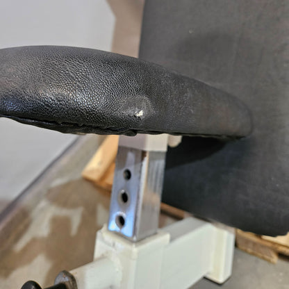 Olimp Schrägdrückerbank, Olympic Incline Bench, Hantelbank Schrägbankdrücken, Rahmenfarbe Weiß, gebraucht mit Gebrauchsspuren