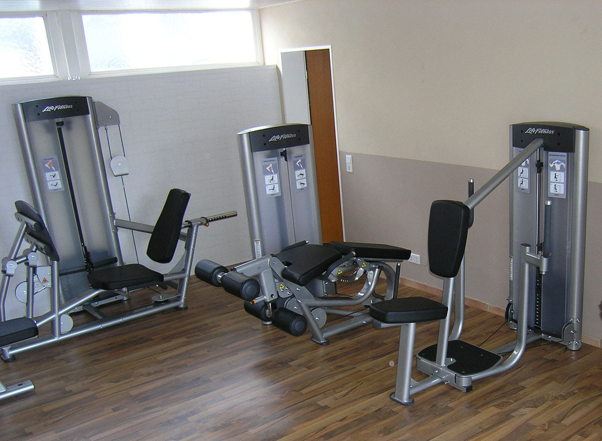 Life Fitness Optima Series - 2 in 1 Kombigeräte - 6 Kraftgeräte im Set, perfekt für Hotel, Firmenfitness, Verein oder kleiner Fitnessraum, gebraucht