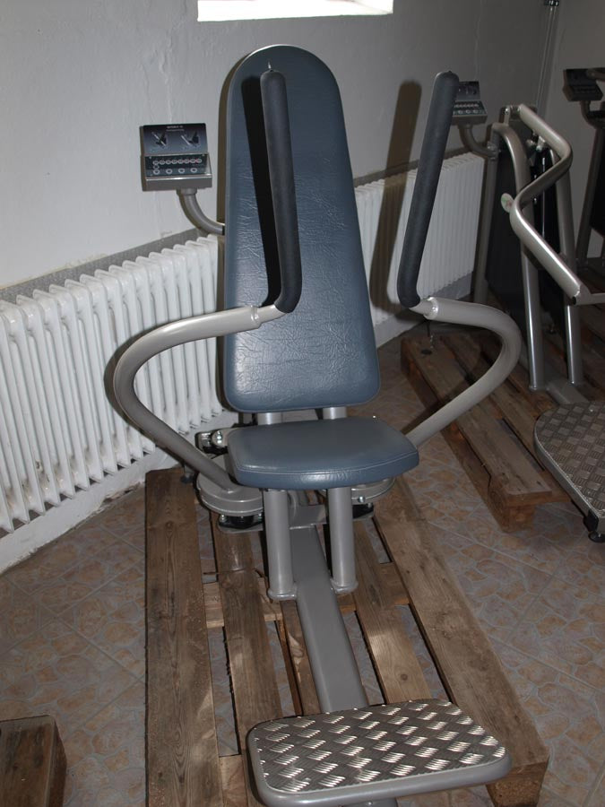 Calory Coach (SDH) 8 circuit machines with display &amp; electronic adjustment of resistance levels (1 to 5) &amp; indicators, Ladystudios
