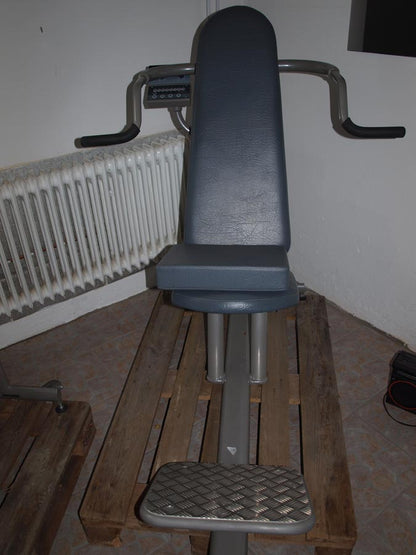 Calory Coach (SDH) circuit, 10 strength machines with display, resistances 1-8, silver, used - refurbished condition