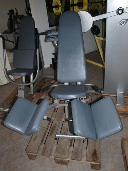 Calory Coach (SDH) circuit, 10 strength machines with display, resistances 1-8, silver, used - refurbished condition