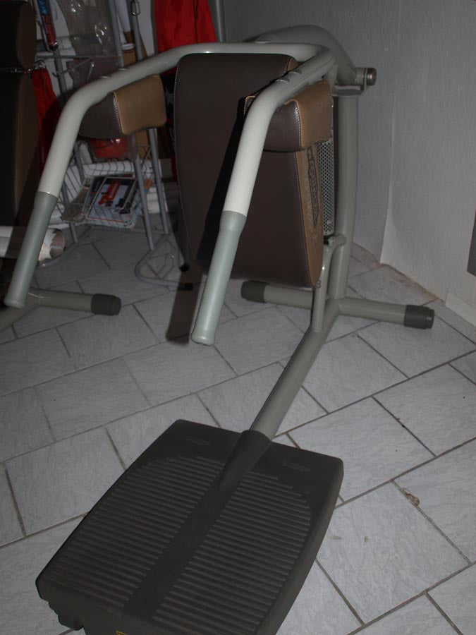 TechnoGym Easy Line circuit machine, squats, single hydraulic machine, brown upholstery, used