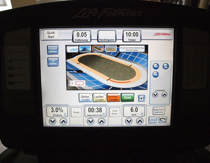 Life Fitness Laufband 95T - Elevation Series 95t - Engage 15" Touchscreen Konsole, gebraucht - überholter Zustand