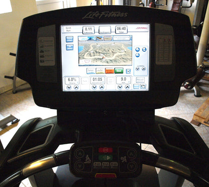 Life Fitness Elevation Series 95 Engage Cardiogerätepark, 10 Cardiogeräte im Set, Touchscreen Displays, gebraucht - überholter Zustand