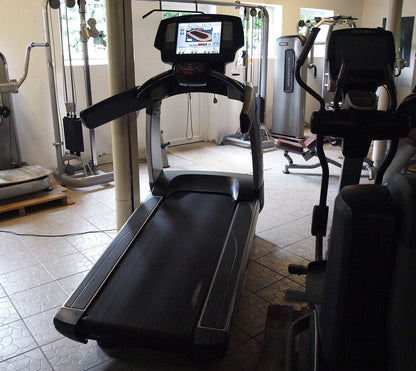 Life Fitness Laufband 95T - Elevation Series 95t - Engage 15" Touchscreen Konsole, gebraucht - überholter Zustand