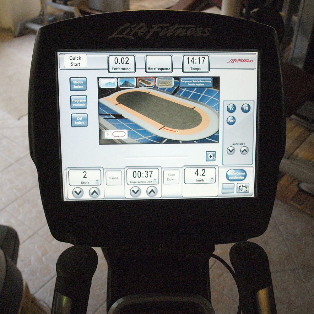 Life Fitness Crosstrainer 95X - Elevation Series 95x - Engage 15" Touchscreen Konsole, gebraucht - überholter Zustand