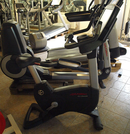 Life Fitness Ergometer 95C - Elevation Series 95c - Engage 15" Touchscreen Konsole, gebraucht - überholter Zustand
