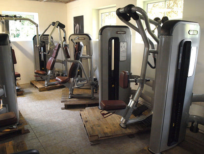 Komplette Fitnessstudio Einrichtung - Gerätepark mit über 45 Kraftgeräten - Danksport S-Line Set mit 45 Fitnessgeräten & Zubehör, Ausstellungsgeräte vergleichbar mit Gym80, Nautilus, Star Trac oder TechnoGym