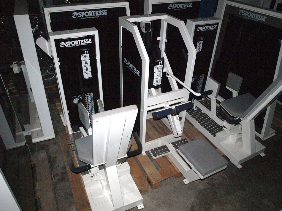 Sportesse Fitnessstudio Anlage, 16 Kraftgeräte, gebrauchter Fitnesspark, Farbe Weiß