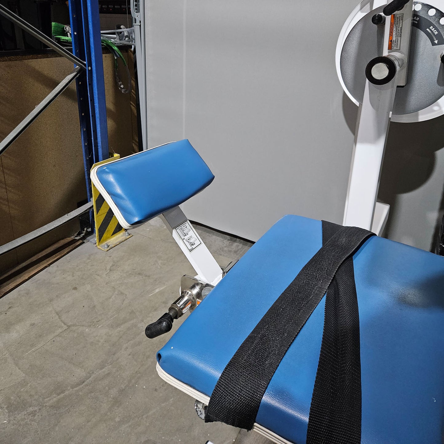 Paramount Back-Ab Model 1800 - Abdominal machine and back extension 2 in 1 combination machine, Lower back and Abdominal, Made in USA, Color White, Used - Tested Condition