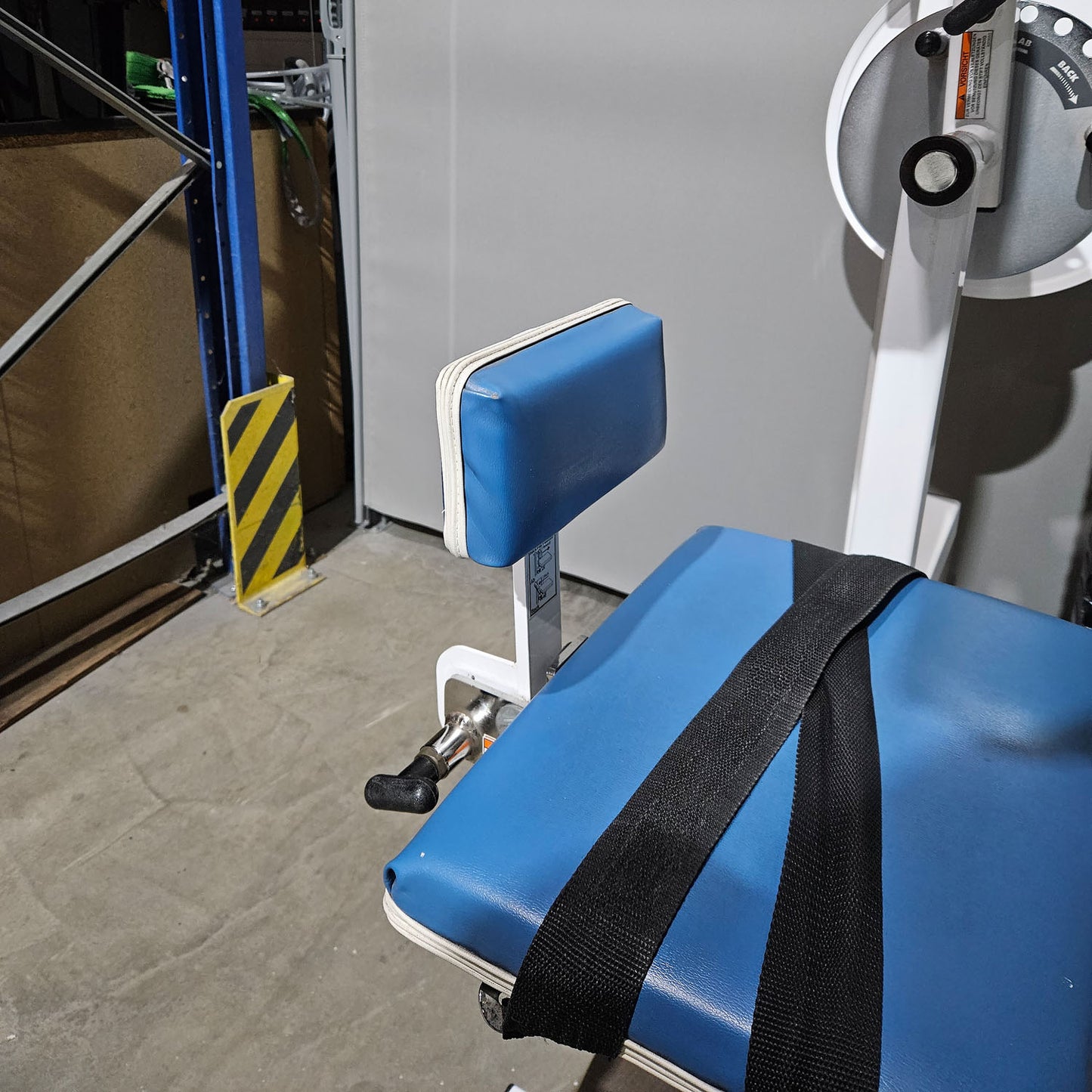 Paramount Back-Ab Model 1800 - Abdominal machine and back extension 2 in 1 combination machine, Lower back and Abdominal, Made in USA, Color White, Used - Tested Condition