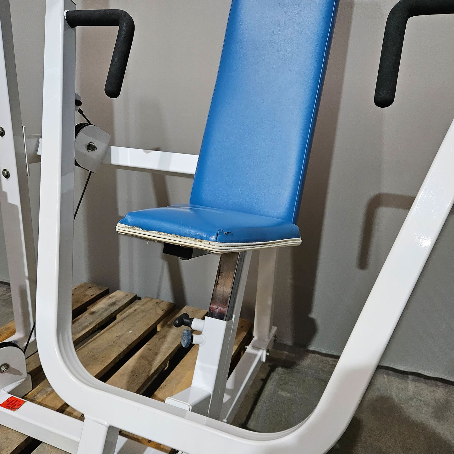 Paramount Chest Press Model 800 - Bench Press Machine, Chest Press, Made in USA, Used - Tested Condition