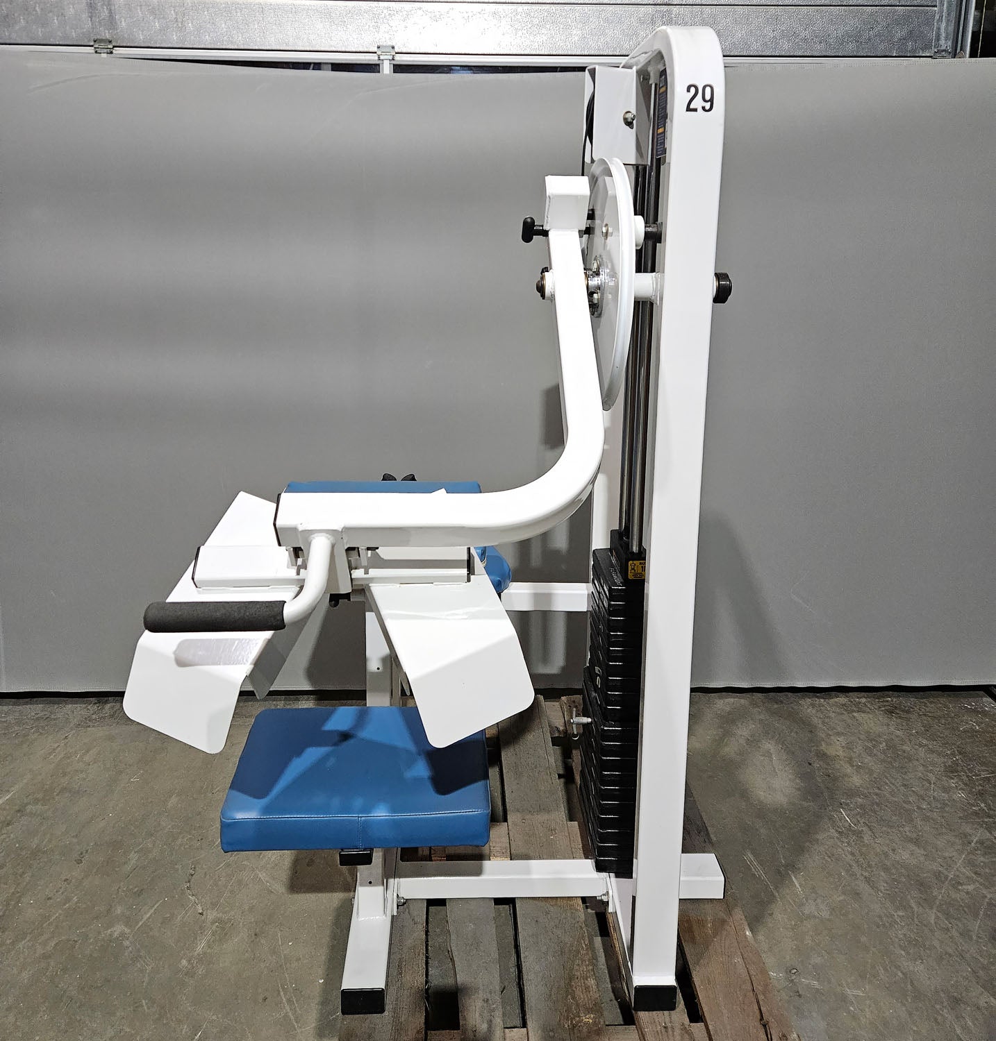Paramount Glute Model 1300 - Gluteus Machine Kick, Glute Radial Butt Machine, Made in USA, Color White, Used - Tested Condition