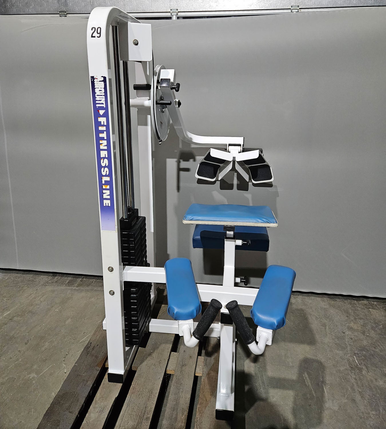 Paramount Glute Model 1300 - Gluteus Machine Kick, Glute Radial Butt Machine, Made in USA, Color White, Used - Tested Condition