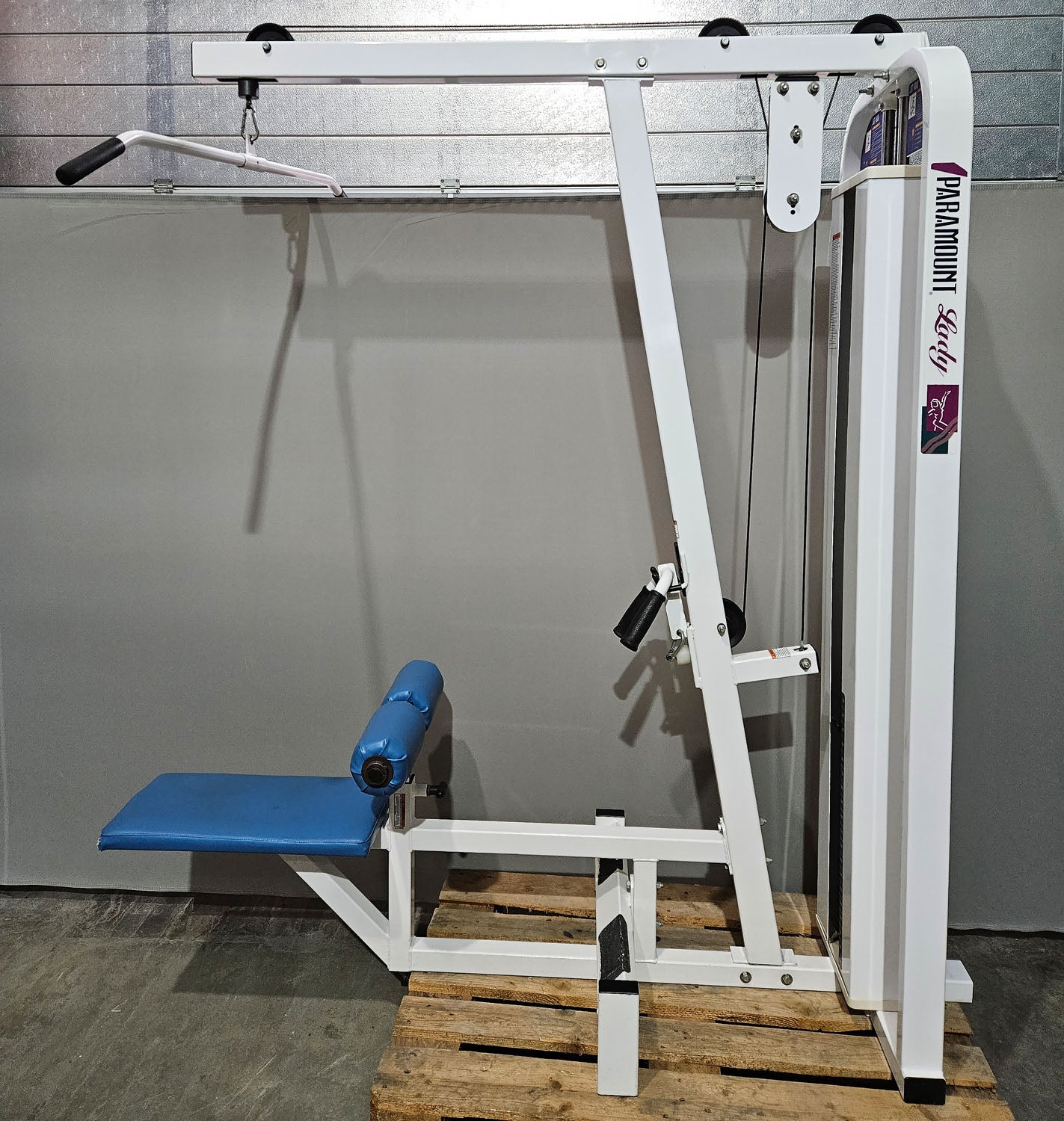 Paramount Lat-Row Model 700 - Cable pulldown and cable rowing machine - 2-in-1 combination machine, pulldown and row, Made in USA, used - tested condition