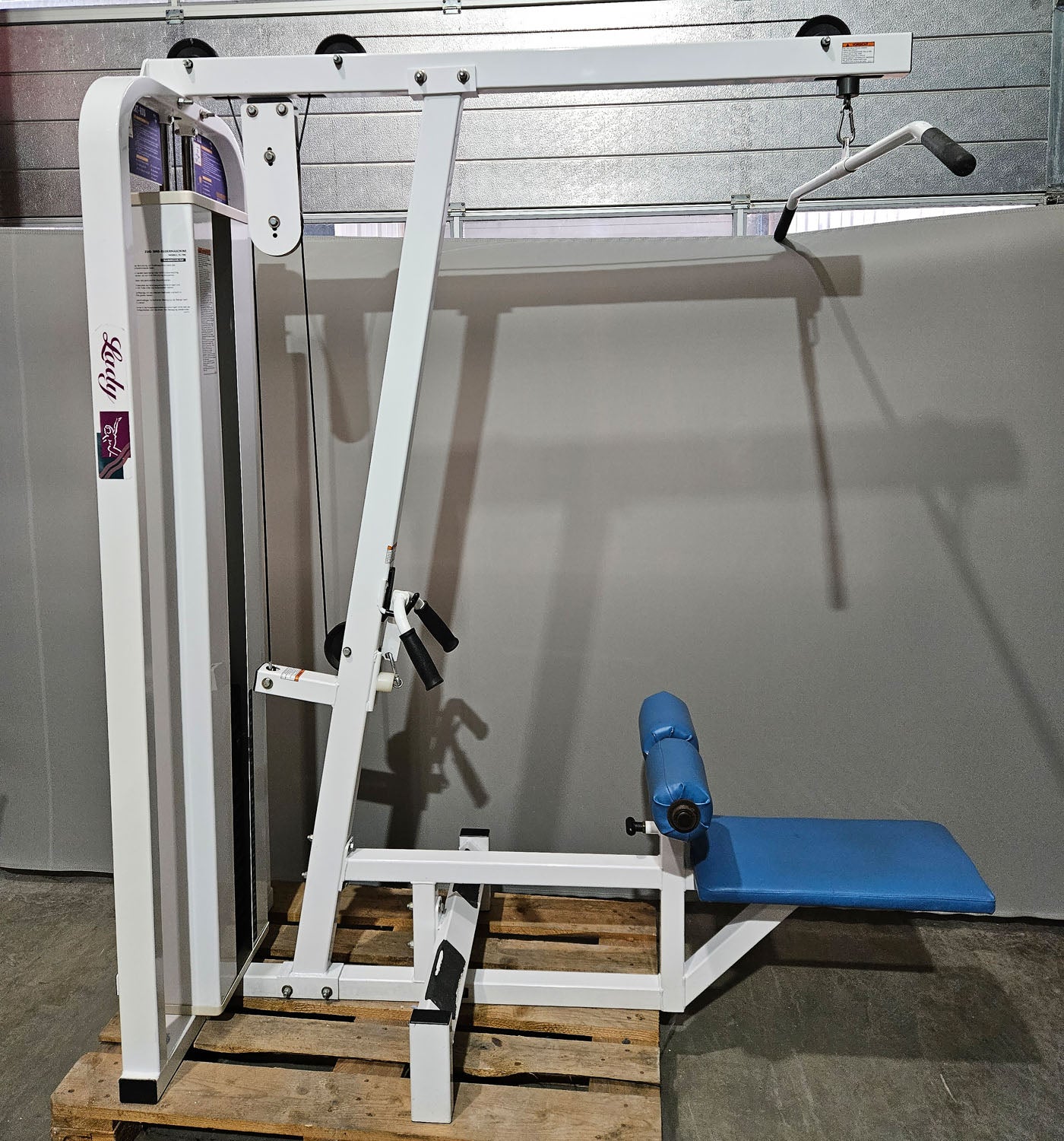 Paramount Lat-Row Model 700 - Cable pulldown and cable rowing machine - 2-in-1 combination machine, pulldown and row, Made in USA, used - tested condition