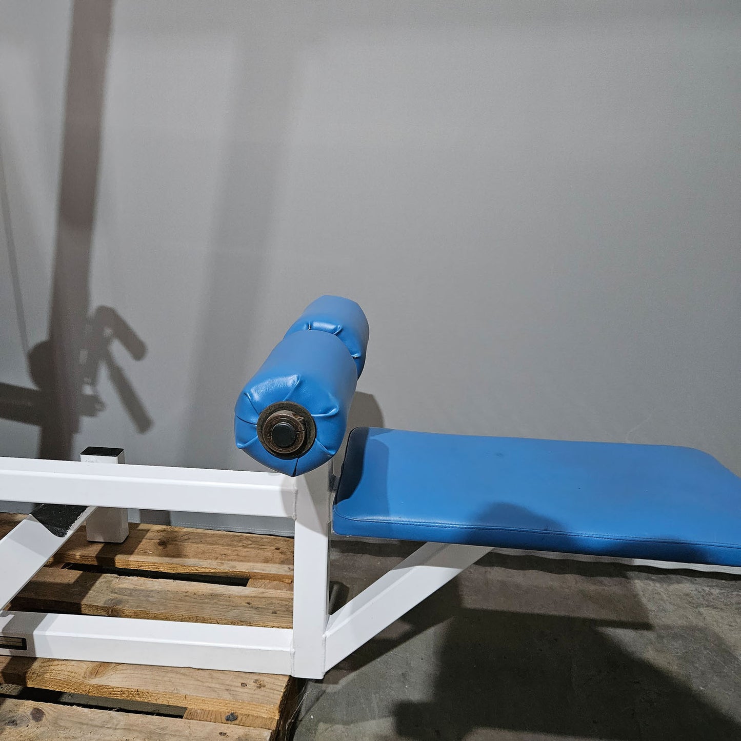 Paramount Lat-Row Model 700 - Cable pulldown and cable rowing machine - 2-in-1 combination machine, pulldown and row, Made in USA, used - tested condition