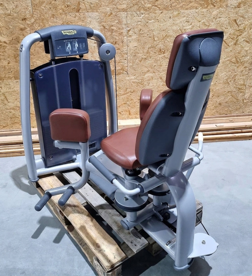 TechnoGym 18 Kraftgeräte mit Steckgewichten im Set aus der Selection Line, Strength Machines with Stack Weight, gebraucht - überholter Zustand