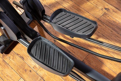 Sportsart Elliptical, elliptical trainer G874