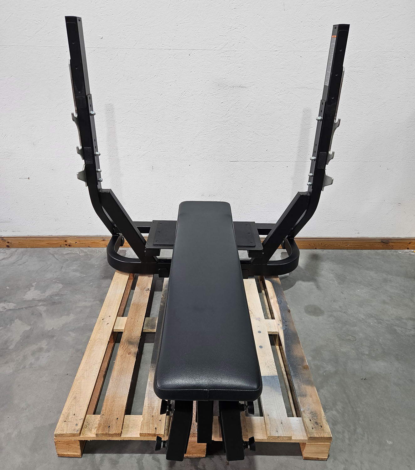 3er Set Technogym Pure Drückerbänke, 1x Flachdrückerbank 1x Schrägdrückerbank und 1x Negativdrückerbank, Pure Strength Bench Series, Farbe Schwarz, gebraucht - überholter Zustand
