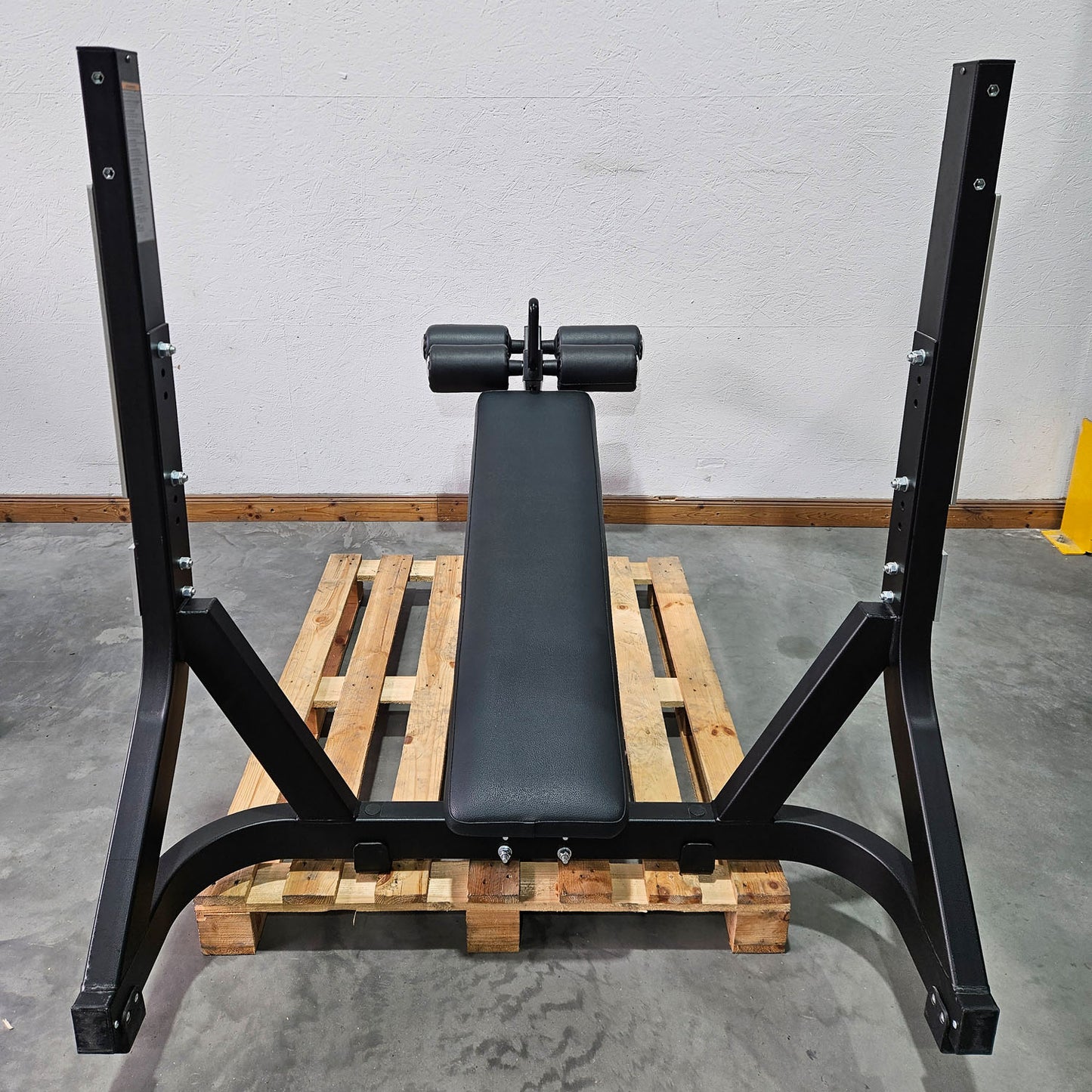 3er Set Technogym Pure Drückerbänke, 1x Flachdrückerbank 1x Schrägdrückerbank und 1x Negativdrückerbank, Pure Strength Bench Series, Farbe Schwarz, gebraucht - überholter Zustand