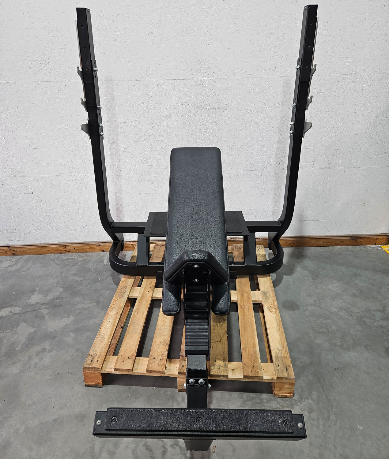 3er Set Technogym Pure Drückerbänke, 1x Flachdrückerbank 1x Schrägdrückerbank und 1x Negativdrückerbank, Pure Strength Bench Series, Farbe Schwarz, gebraucht - überholter Zustand
