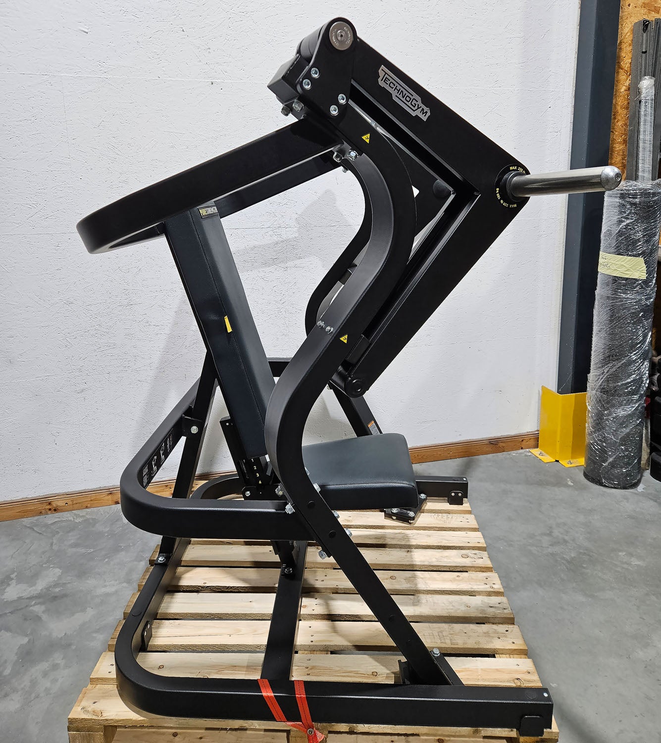 TechnoGym Pure Strength Chest Press, Bankdrückmaschine Plate loaded, Brustpresse, Farbe Schwarz, gebraucht - überholter Zustand
