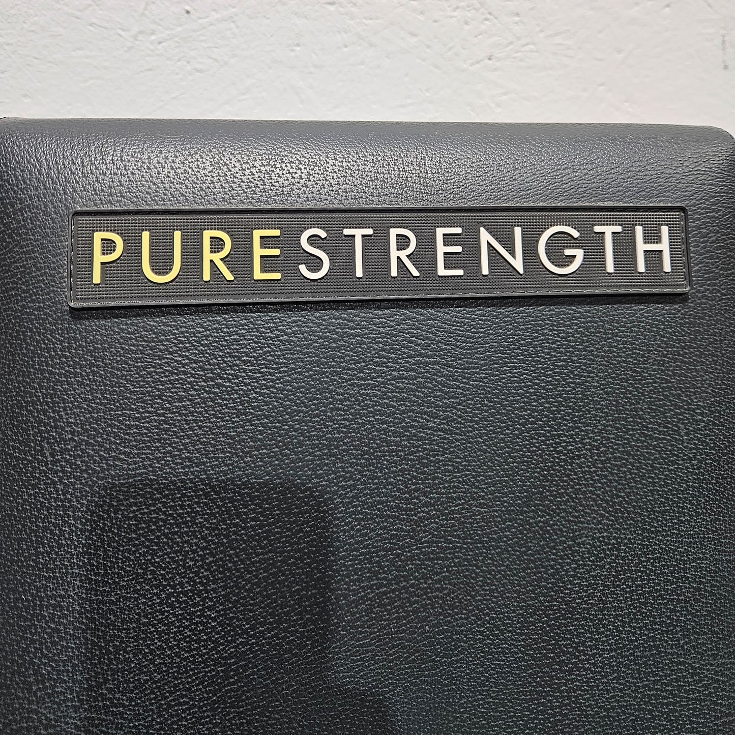 TechnoGym Pure Strength Chest Press, Bankdrückmaschine Plate loaded, Brustpresse, Farbe Schwarz, gebraucht - überholter Zustand