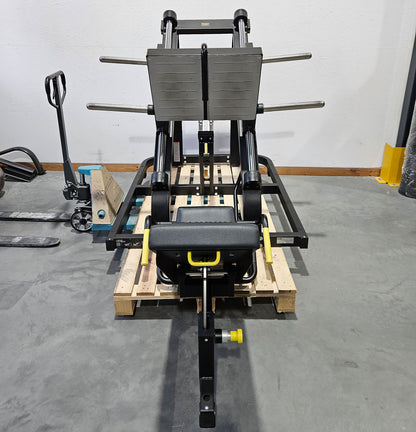 Technogym Pure Strength Linear Leg Press, Plate loaded 45° Beinpresse, Farbe Schwarz, gebraucht, überholter Zustand
