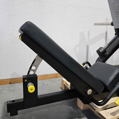 Technogym Pure Strength Linear Leg Press, Plate loaded 45° Beinpresse, Farbe Schwarz, gebraucht, überholter Zustand