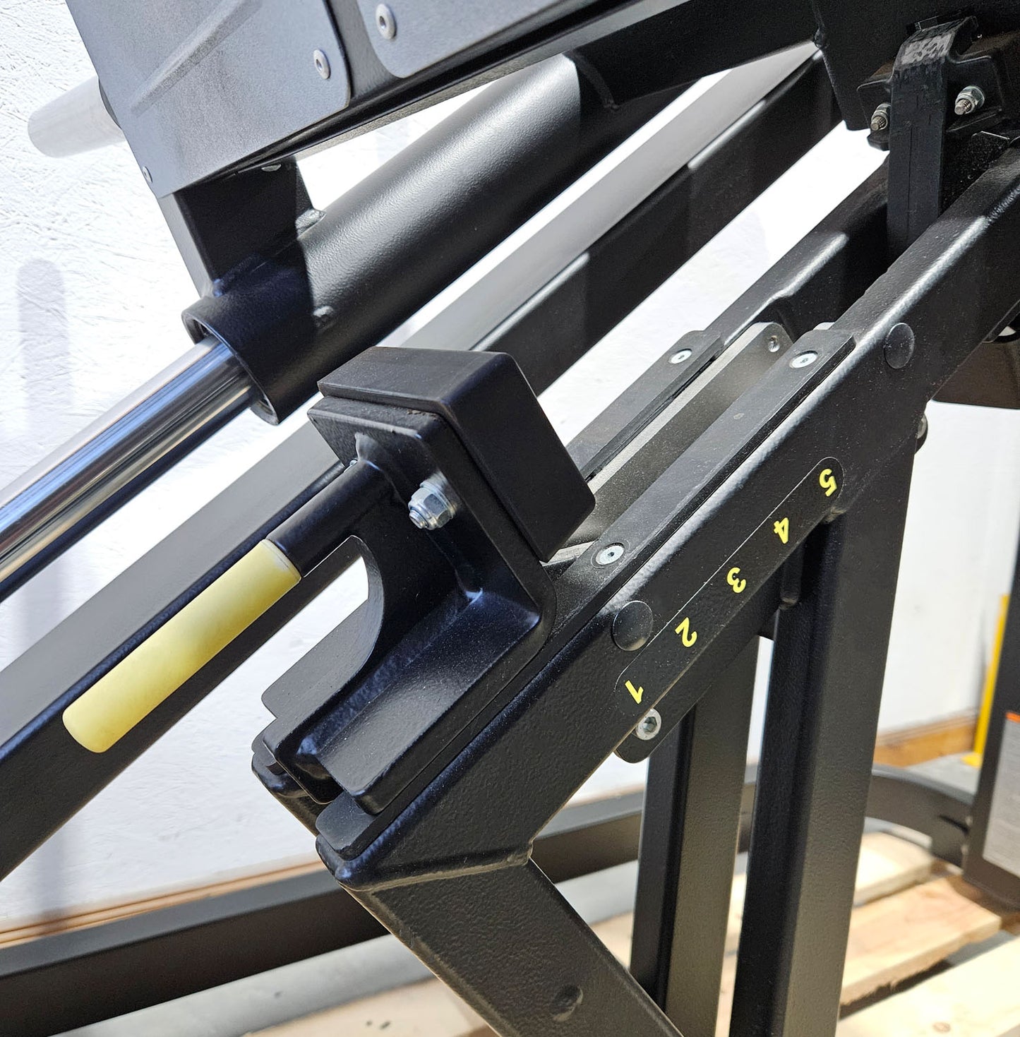 Technogym Pure Strength Linear Leg Press, Plate loaded 45° Beinpresse, Farbe Schwarz, gebraucht, überholter Zustand