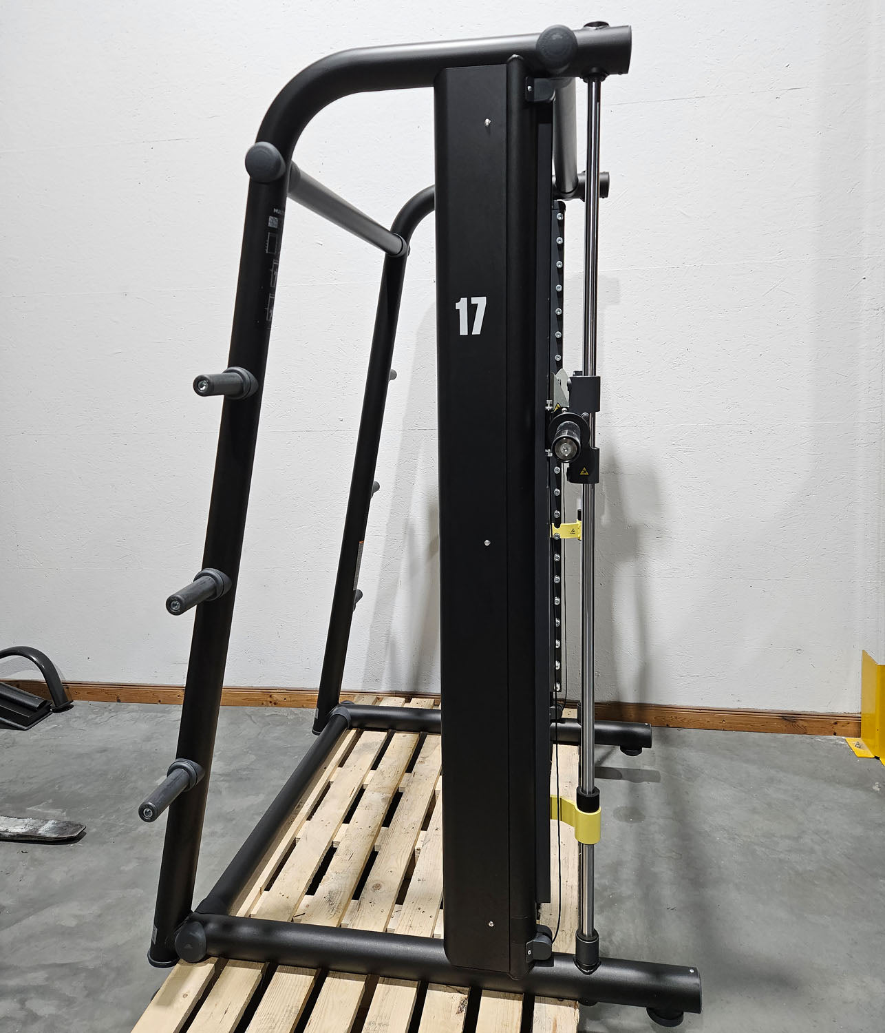 Technogym Multipower Multipresse geführt, Smith Machine, 50mm Scheibenaufnahme, Rahmenfarbe Schwarz, gebraucht - überholter Zustand