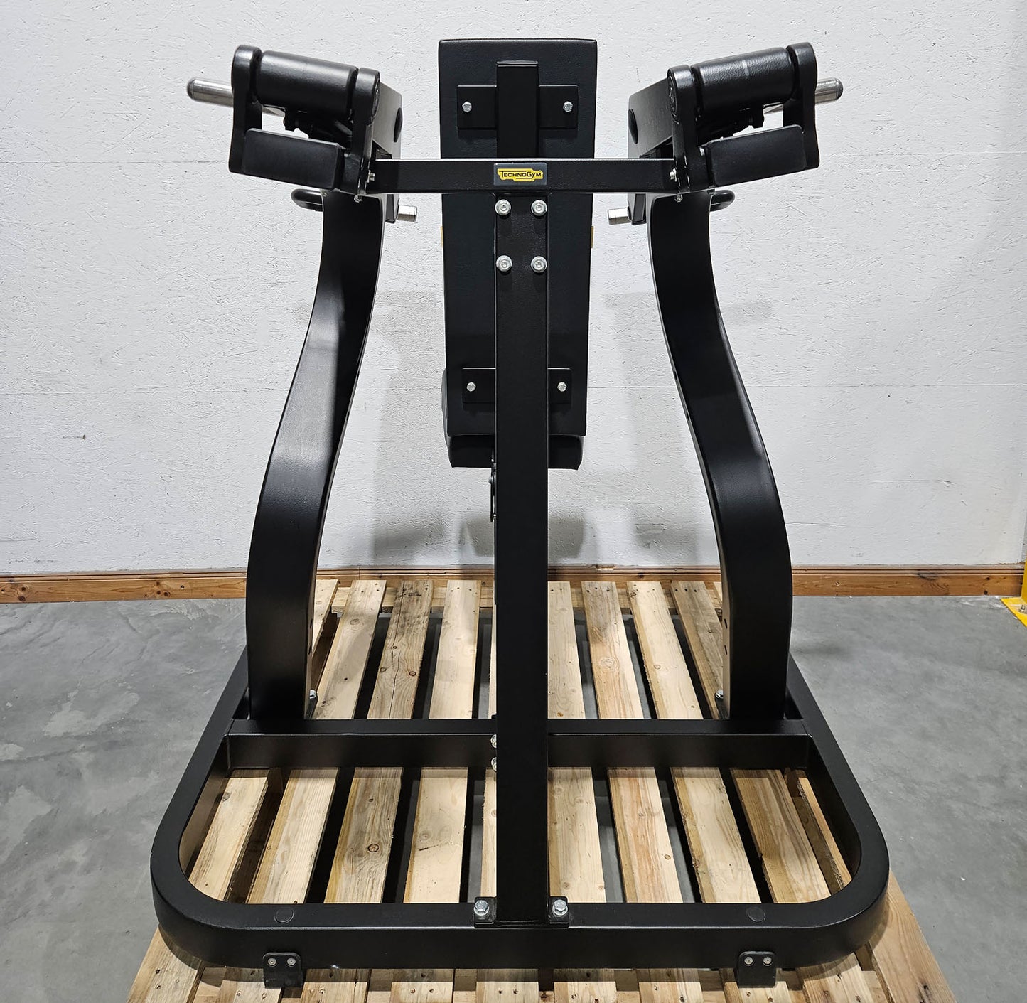 TechnoGym Pure Strength Shoulder Press, Schulterpresse Plate loaded, Farbe Schwarz, gebraucht - überholter Zustand