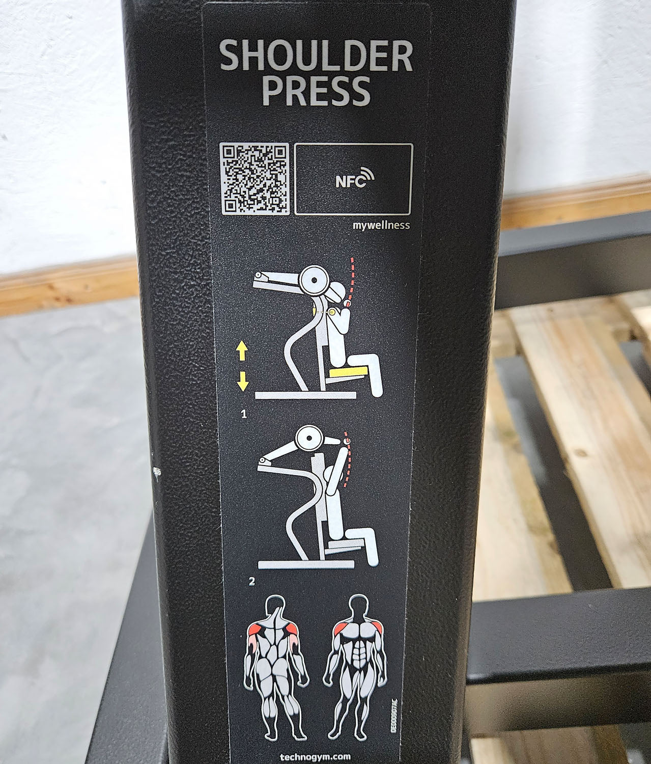TechnoGym Pure Strength Shoulder Press, Schulterpresse Plate loaded, Farbe Schwarz, gebraucht - überholter Zustand