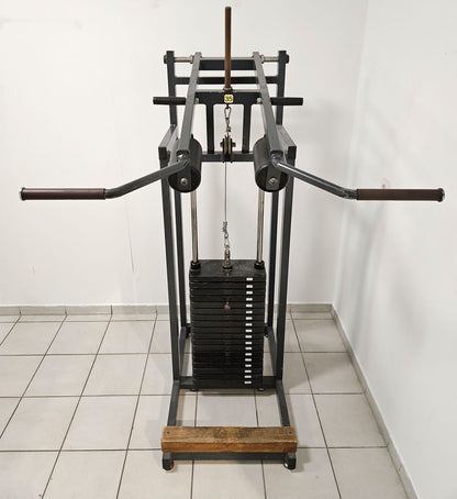Calf machine standing, 180kg plug-in weights + holder for weight plates, old-school bodybuilding strength equipment, used with signs of wear