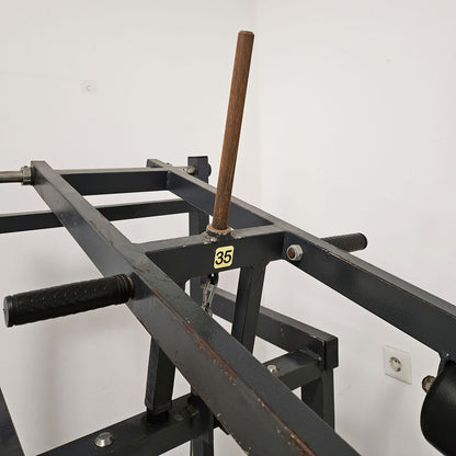 Calf machine standing, 180kg plug-in weights + holder for weight plates, old-school bodybuilding strength equipment, used with signs of wear